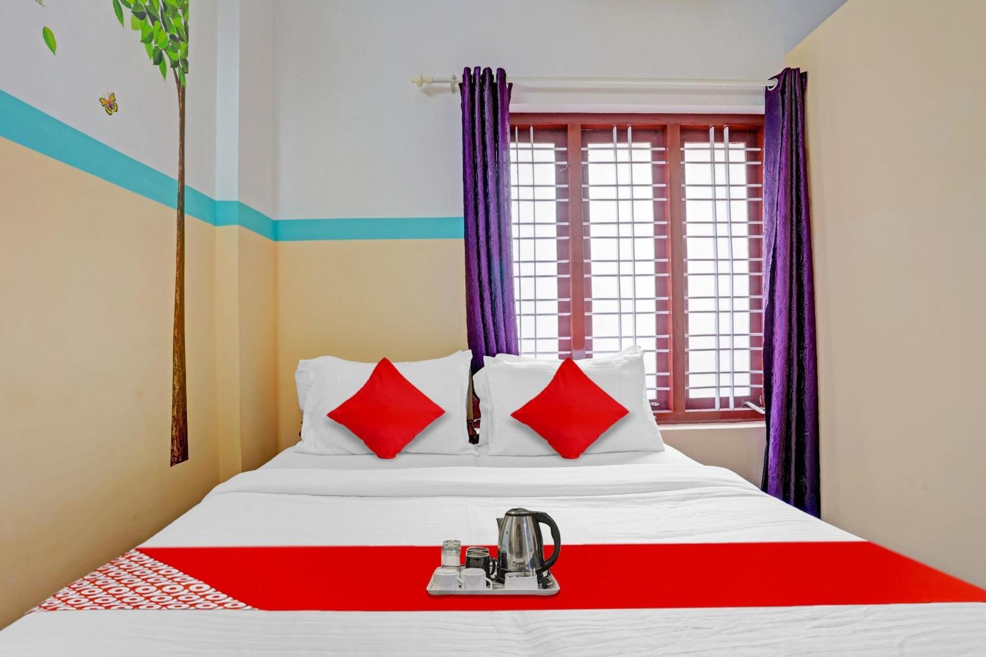 Spot On The New View Regency Hotel Thiruvananthapuram Exterior foto