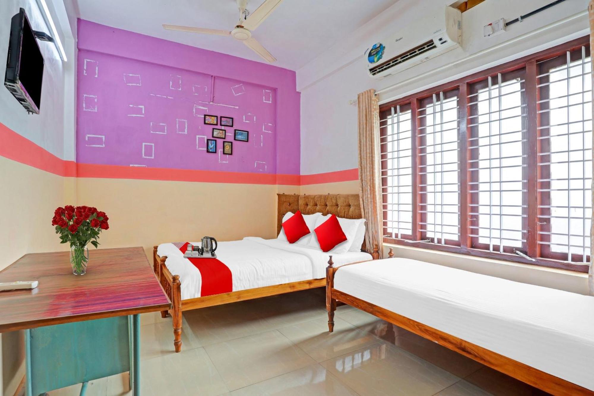 Spot On The New View Regency Hotel Thiruvananthapuram Exterior foto