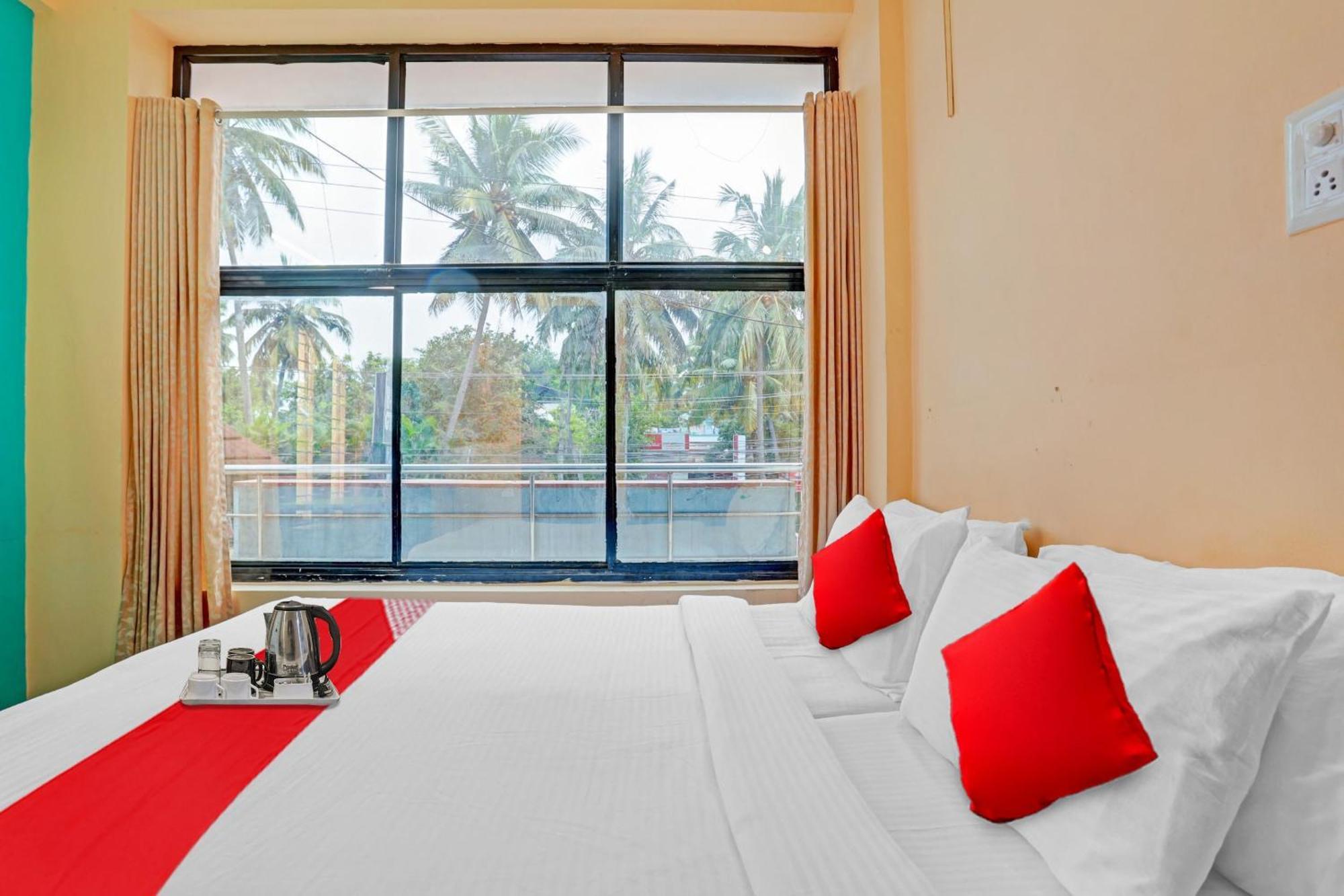 Spot On The New View Regency Hotel Thiruvananthapuram Exterior foto