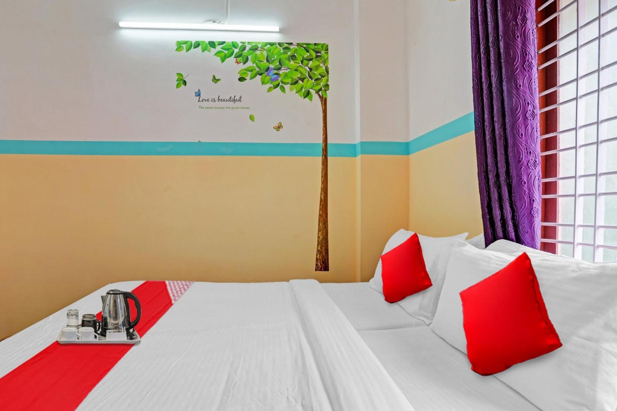 Spot On The New View Regency Hotel Thiruvananthapuram Exterior foto